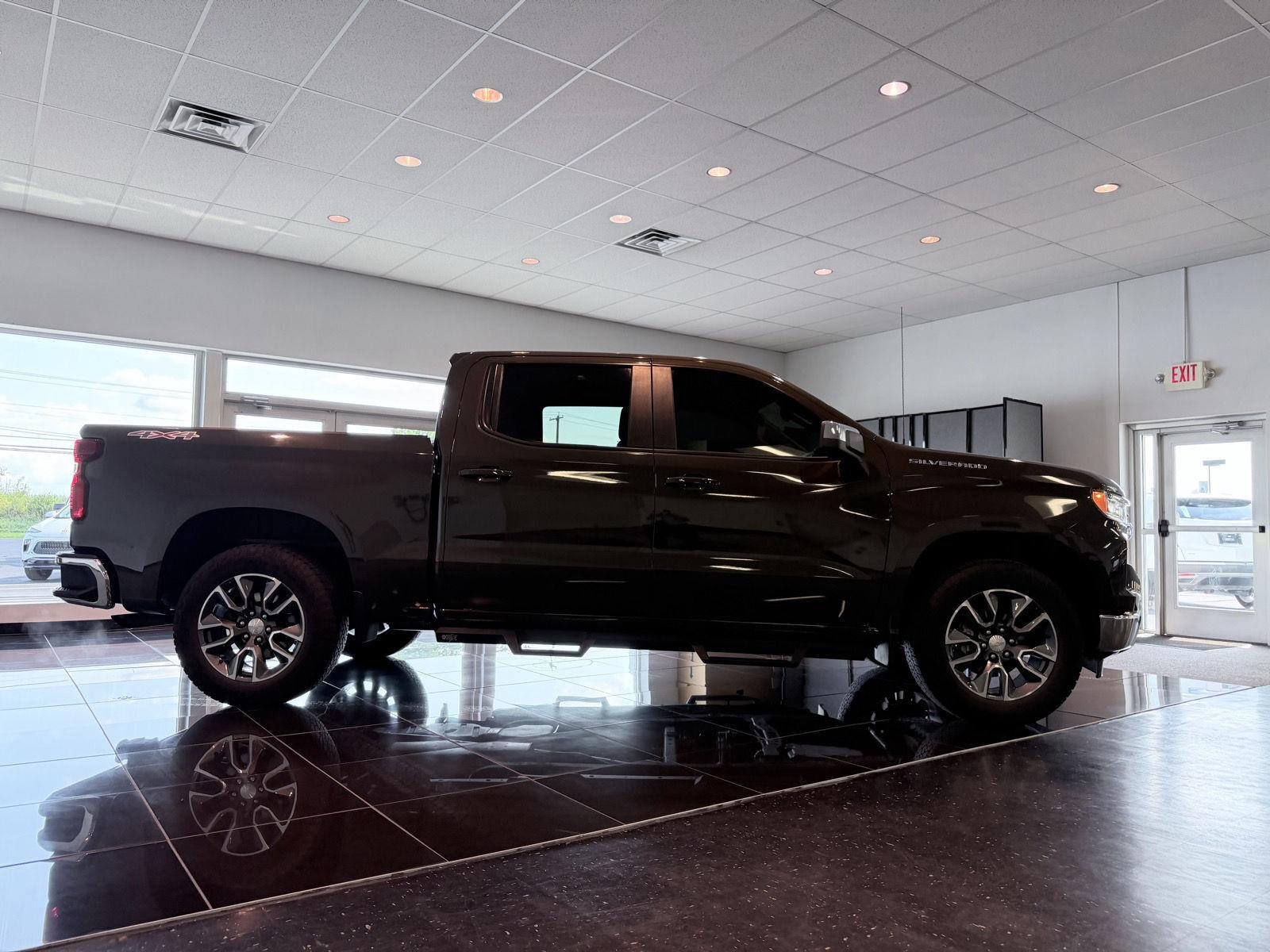 Used 2023 HARVEST BRONZE METALLIC Chevrolet LT image 20