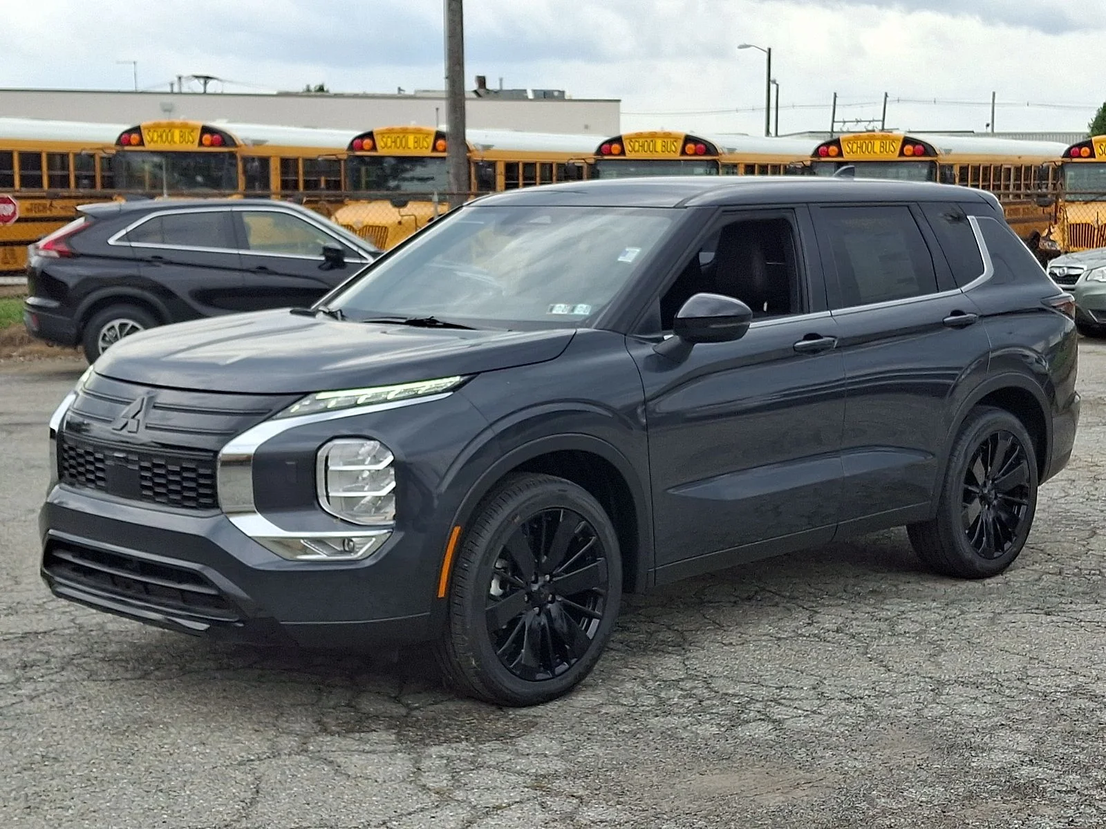 New 2026 Gray Mitsubishi LE image 7