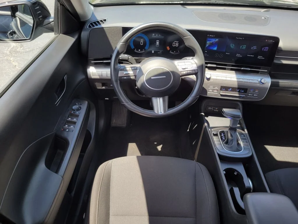 Used 2025 Black Hyundai SEL image 17