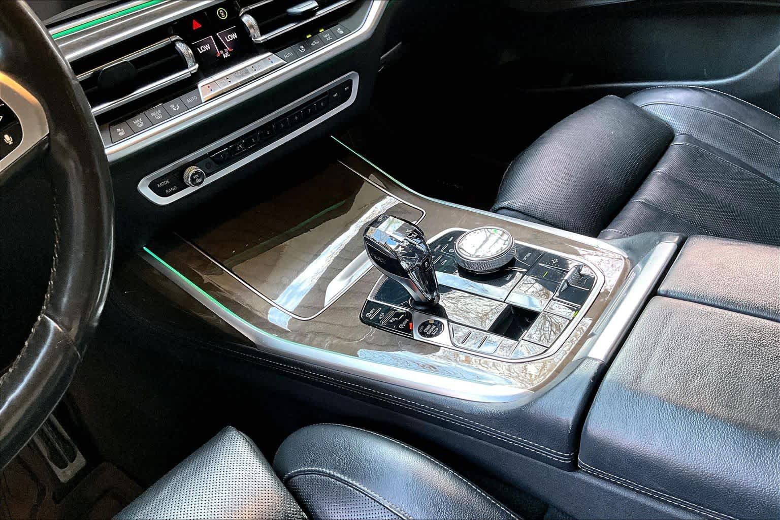 Used 2019 Mineral White Metallic BMW xDrive50i image 16