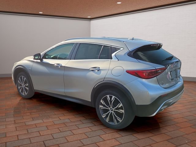 Used 2017 Silver INFINITI Luxury image 27