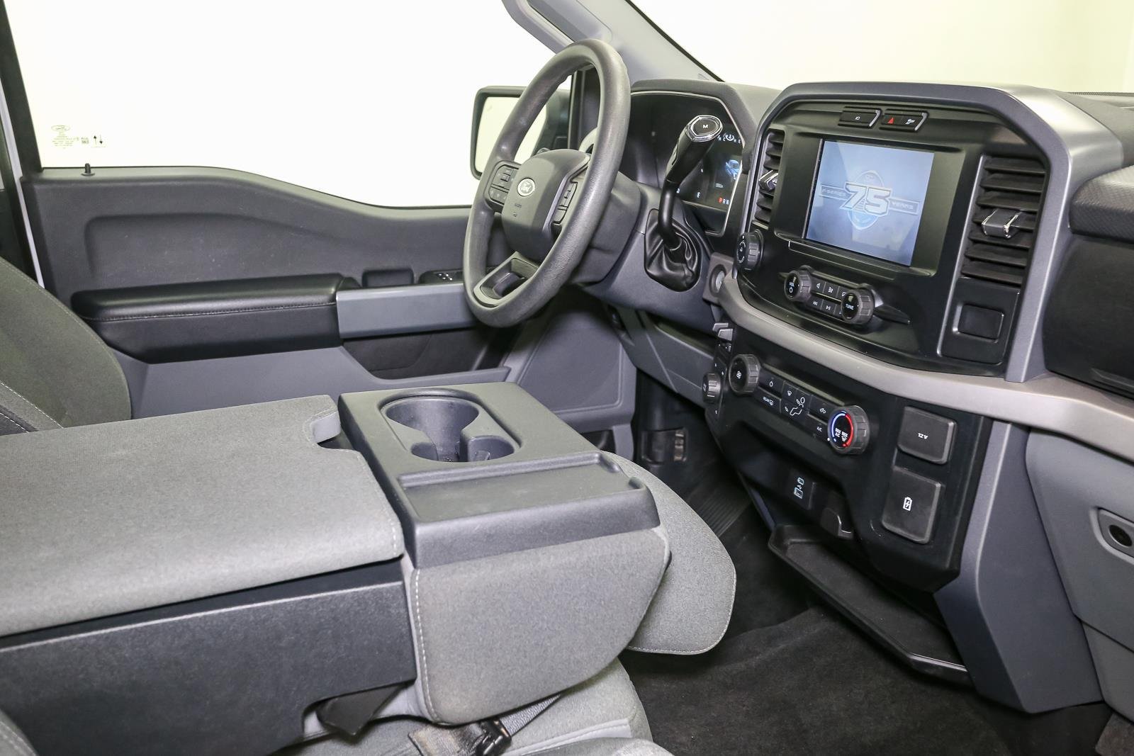 Used 2023 Oxford White FORD XL image 16
