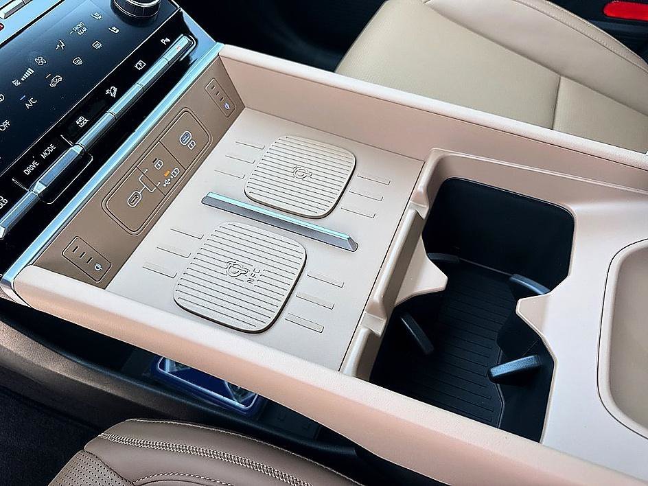 New 2027 Ecotronic Gray Matte Hyundai Calligraphy image 11