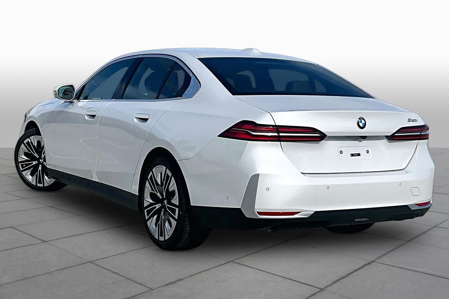 Used 2027 Mineral White Metallic BMW 530i image 12