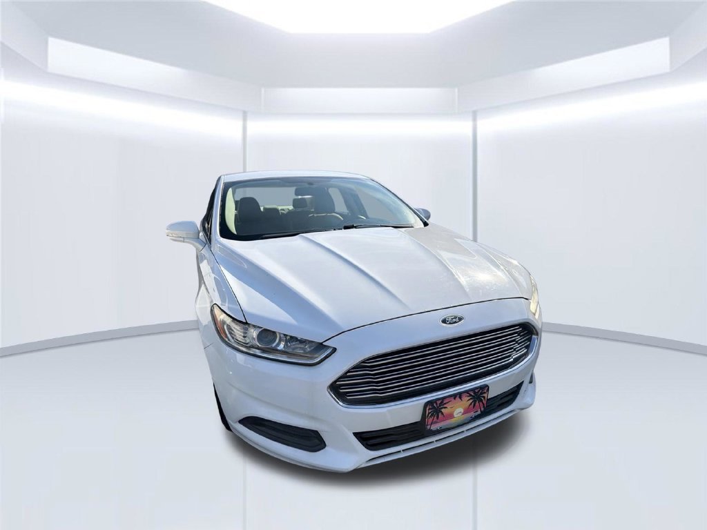 Used 2014 White Ford SE image 6