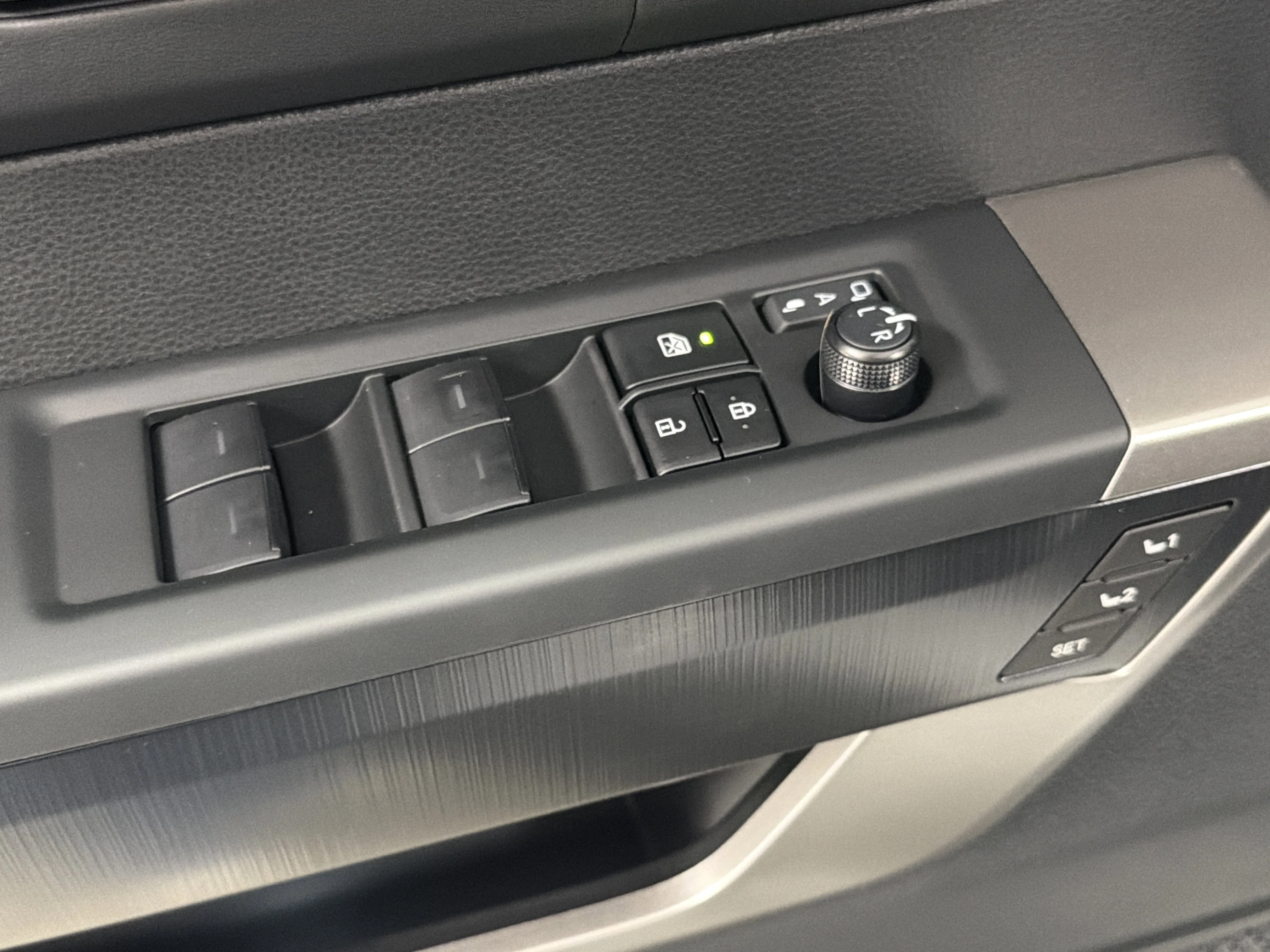 2026 Toyota Sequoia Platinum - Photo 28