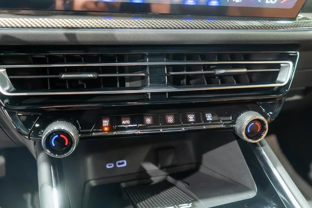 2027 Chevrolet Traverse Z71 - Photo 25
