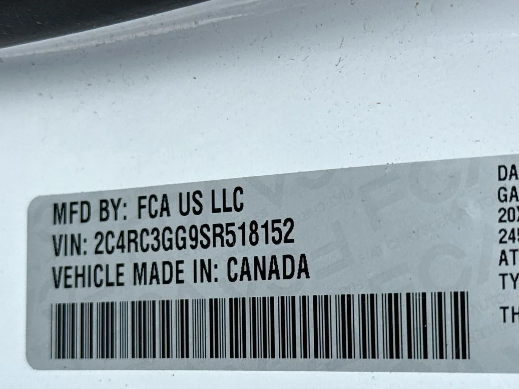 Used 2025 Bright White Clearcoat Chrysler Limited image 37
