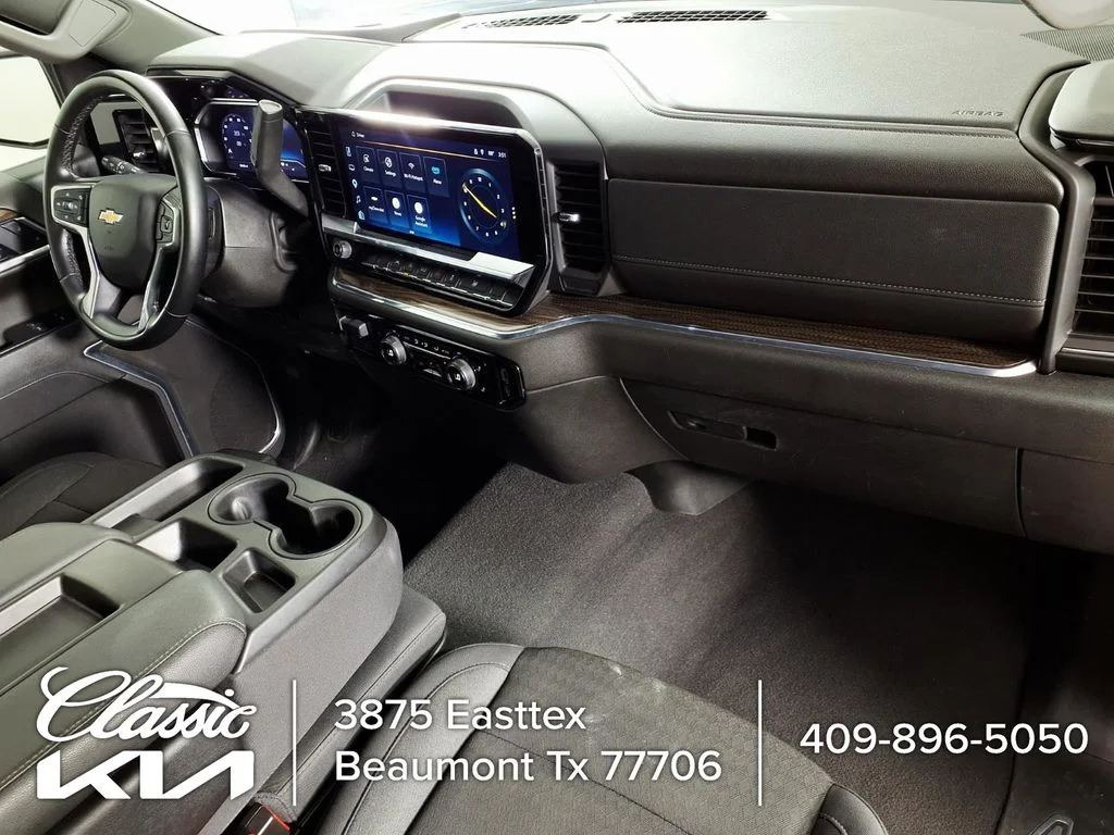 Used 2025 Black Chevrolet LT image 13
