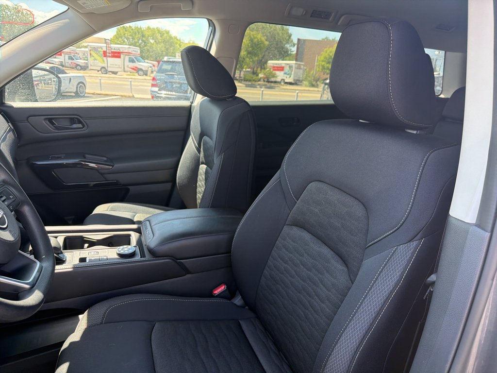Used 2026  Nissan S image 7