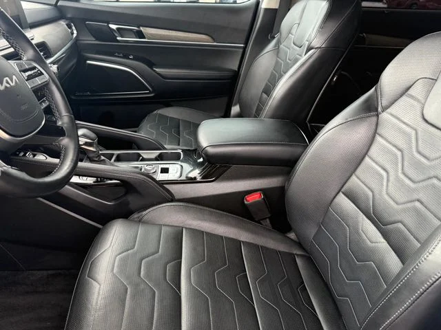 Used 2022 White Kia SX image 12