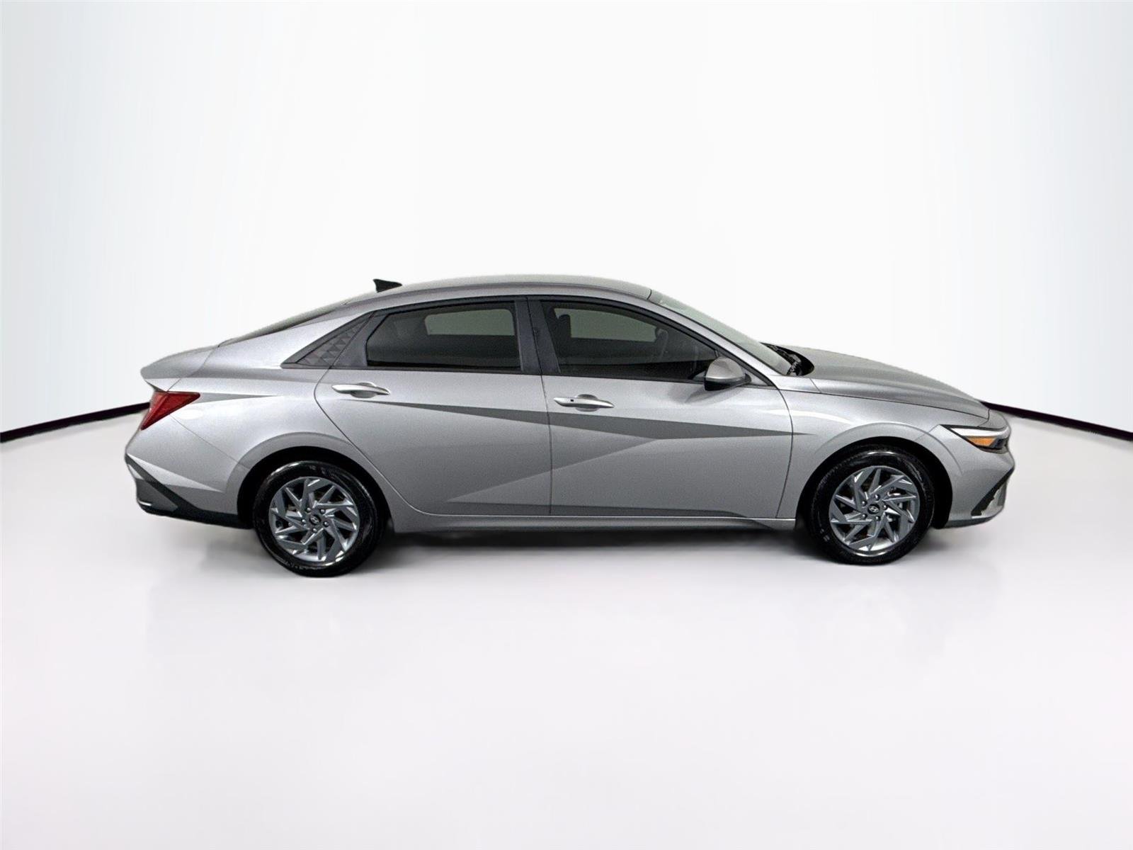 Used 2025 Fluid Metal Hyundai Blue image 8