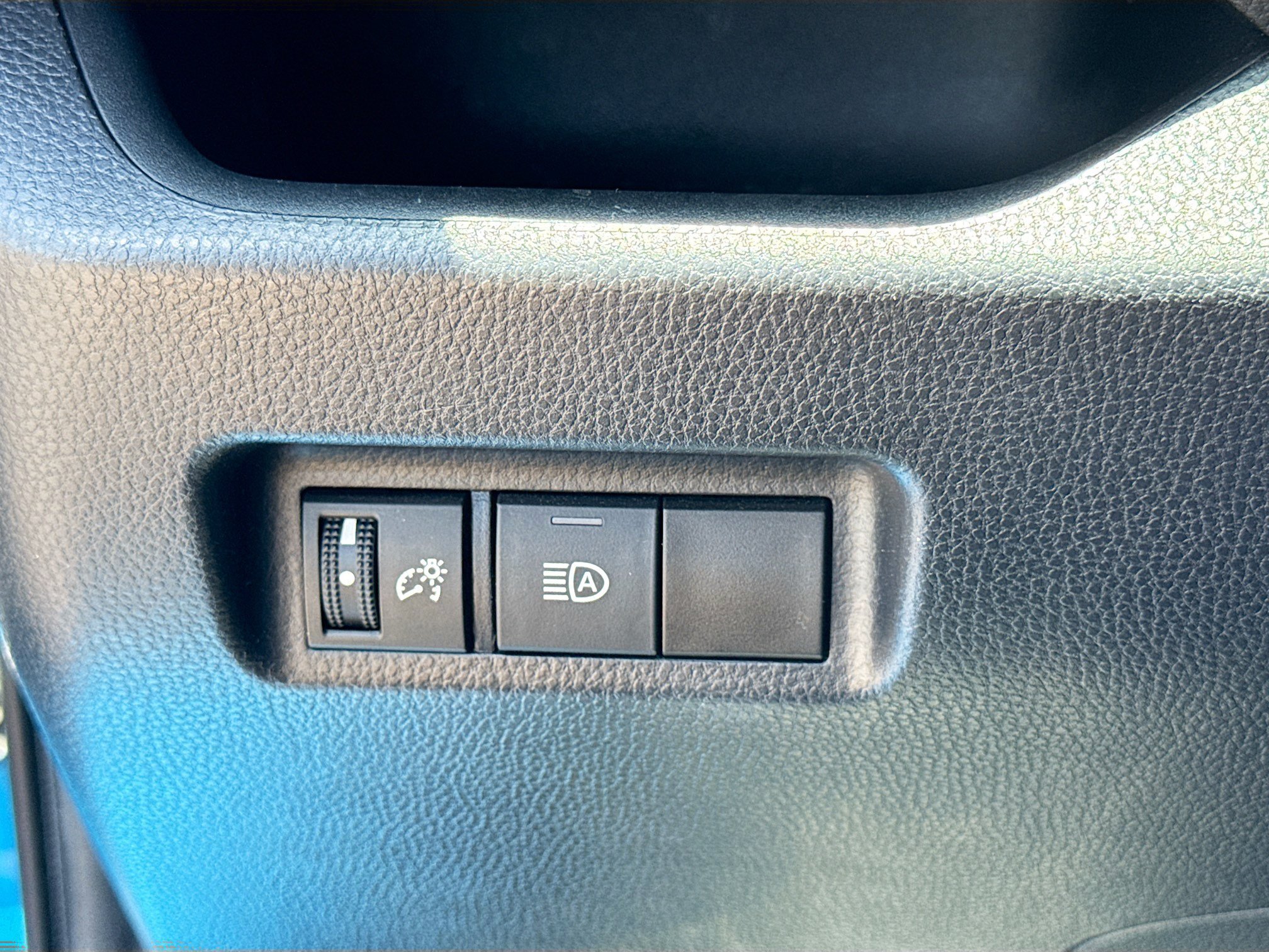 Used 2019 Blue Flame Toyota XLE image 35