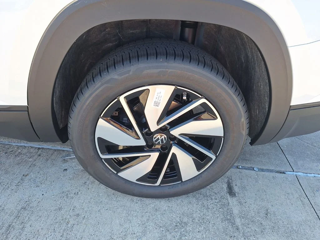 New 2026 White Volkswagen SE w/Technology image 26