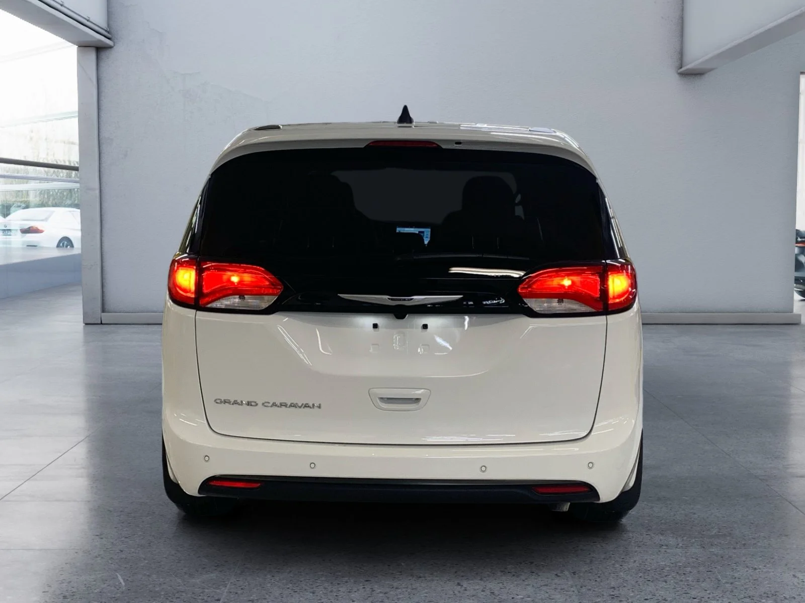 New 2027 Bright White Chrysler SXT image 4
