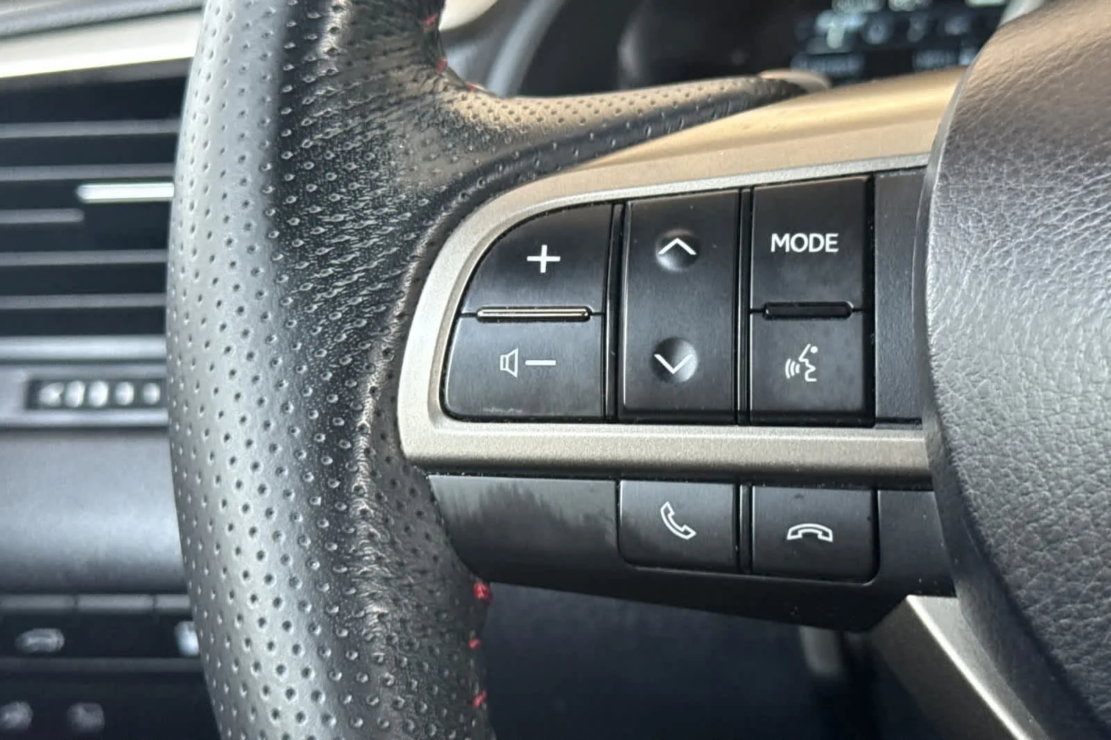Used 2021 Atomic Silver Lexus F SPORT Appearance image 26