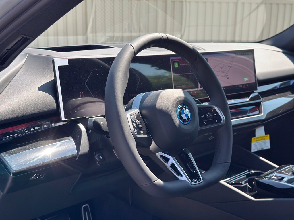 New 2027 Brooklyn Grey Metallic BMW 550e xDrive image 18
