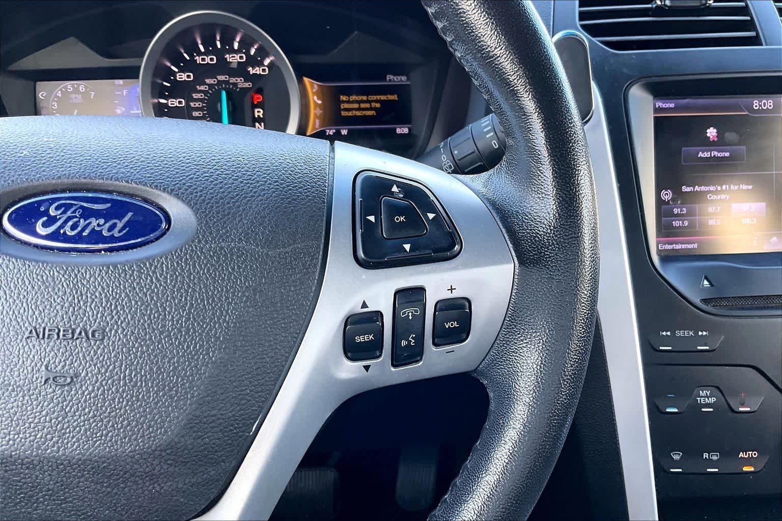 Used 2013 White Platinum Metallic Tri-coat Ford XLT image 22