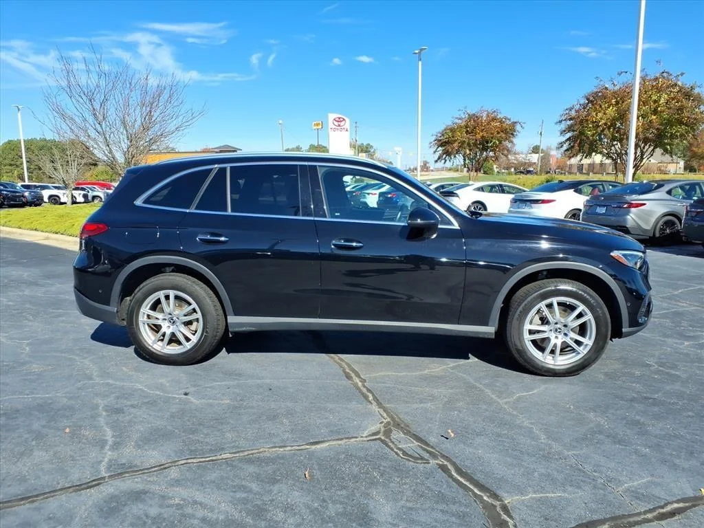 Used 2023 Black Mercedes-Benz GLC 300 image 8