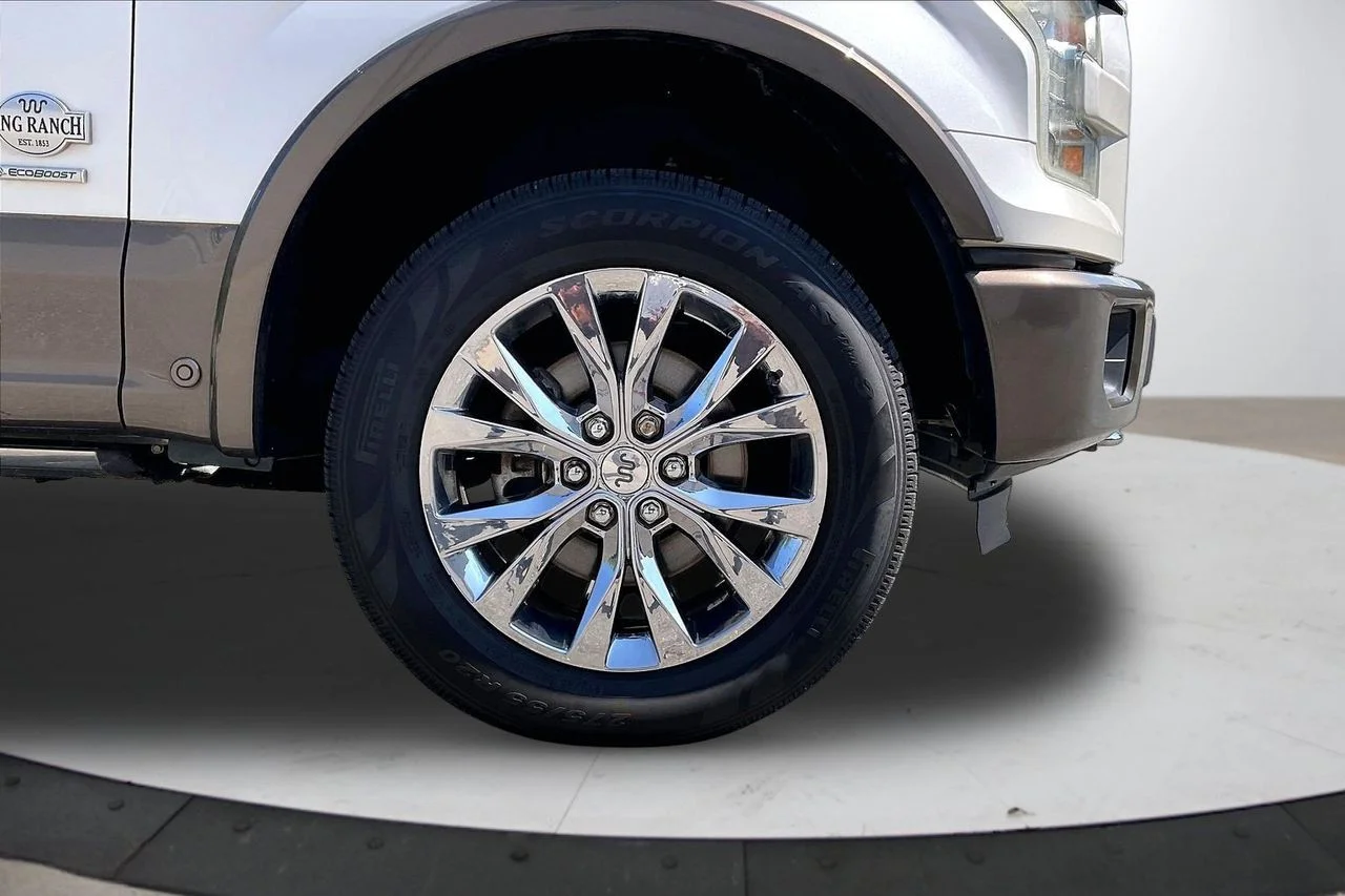 Used 2016 White Ford King Ranch image 37