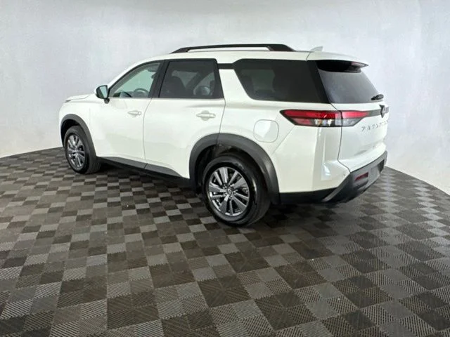 Used 2024 White Nissan SV image 7
