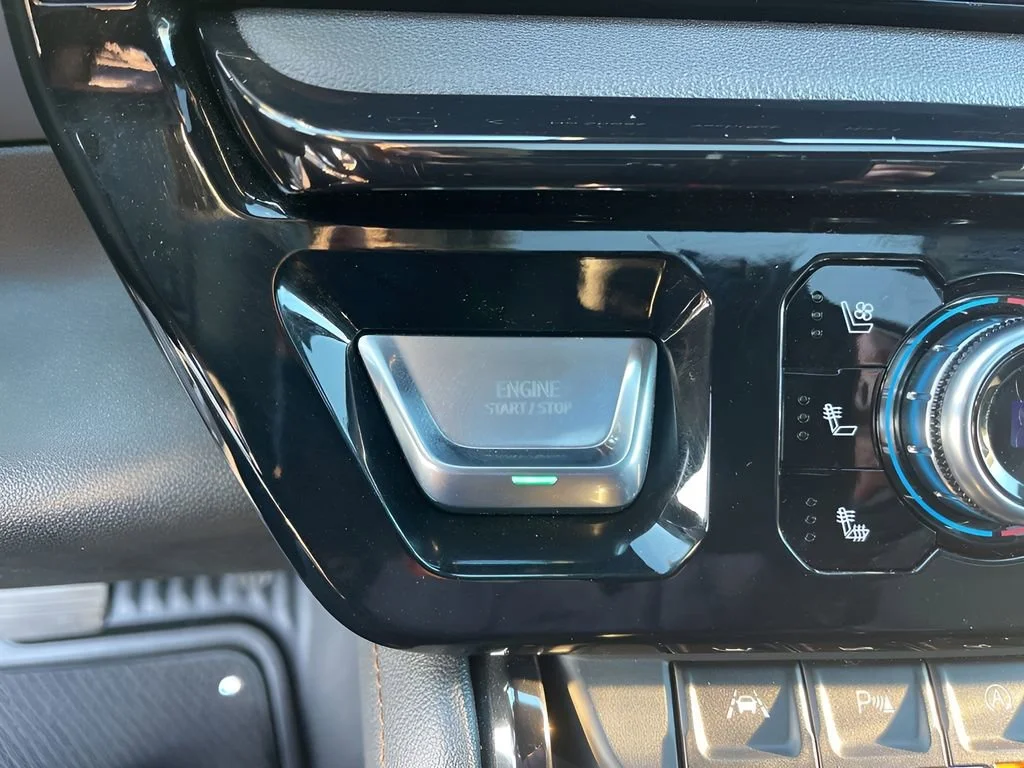 Used 2024 Onyx Black GMC AT4 image 23