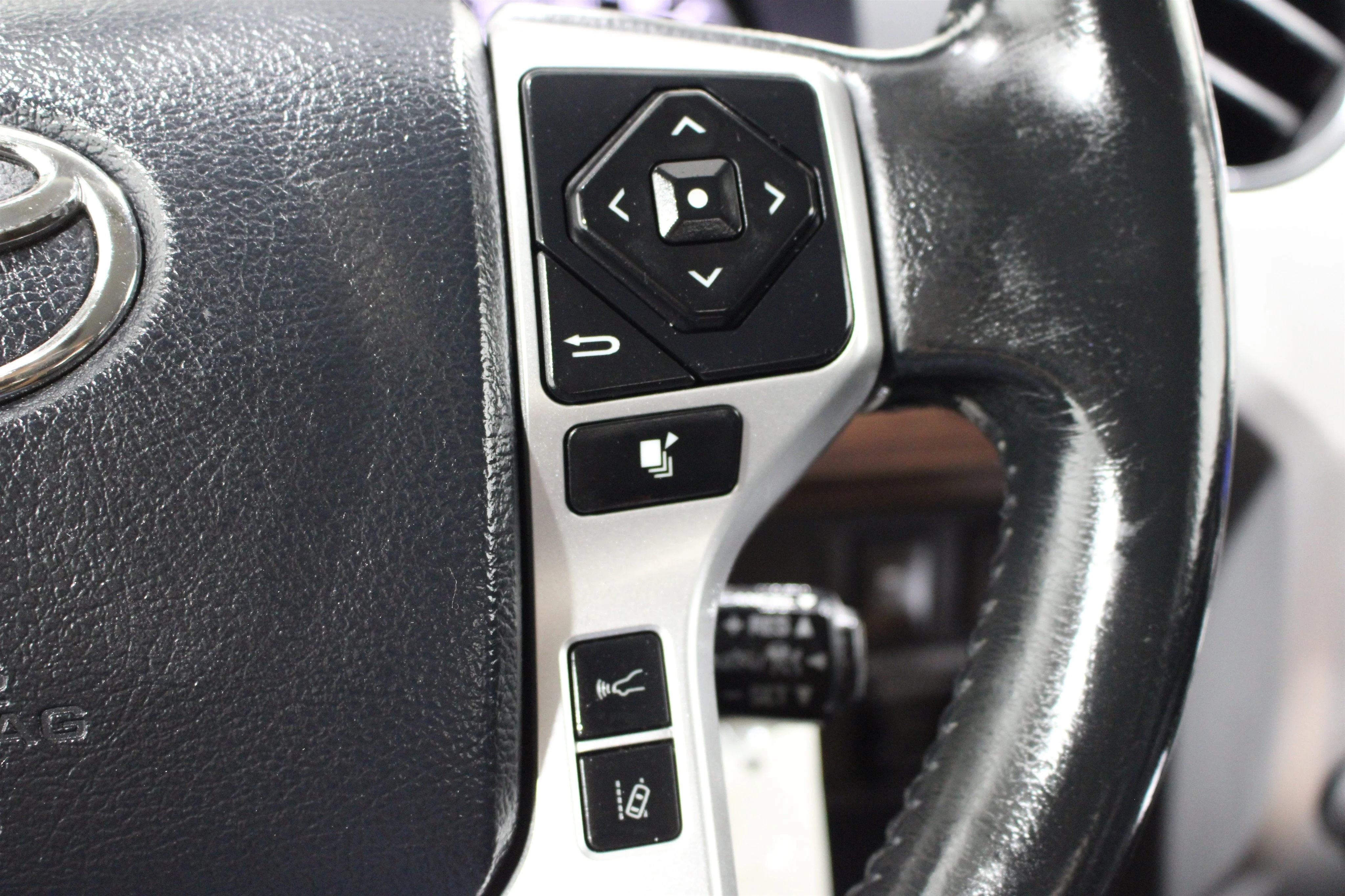 2018 Toyota Tundra Limited - Photo 12