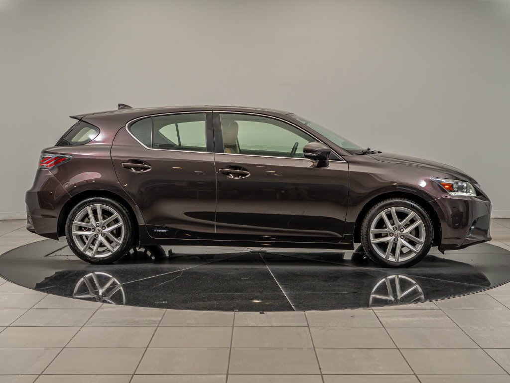 Used 2014 Pearl Lexus 200h image 11