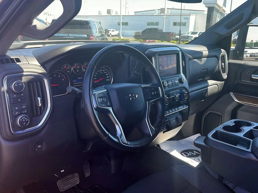 Used 2021 Black Chevrolet LT image 11