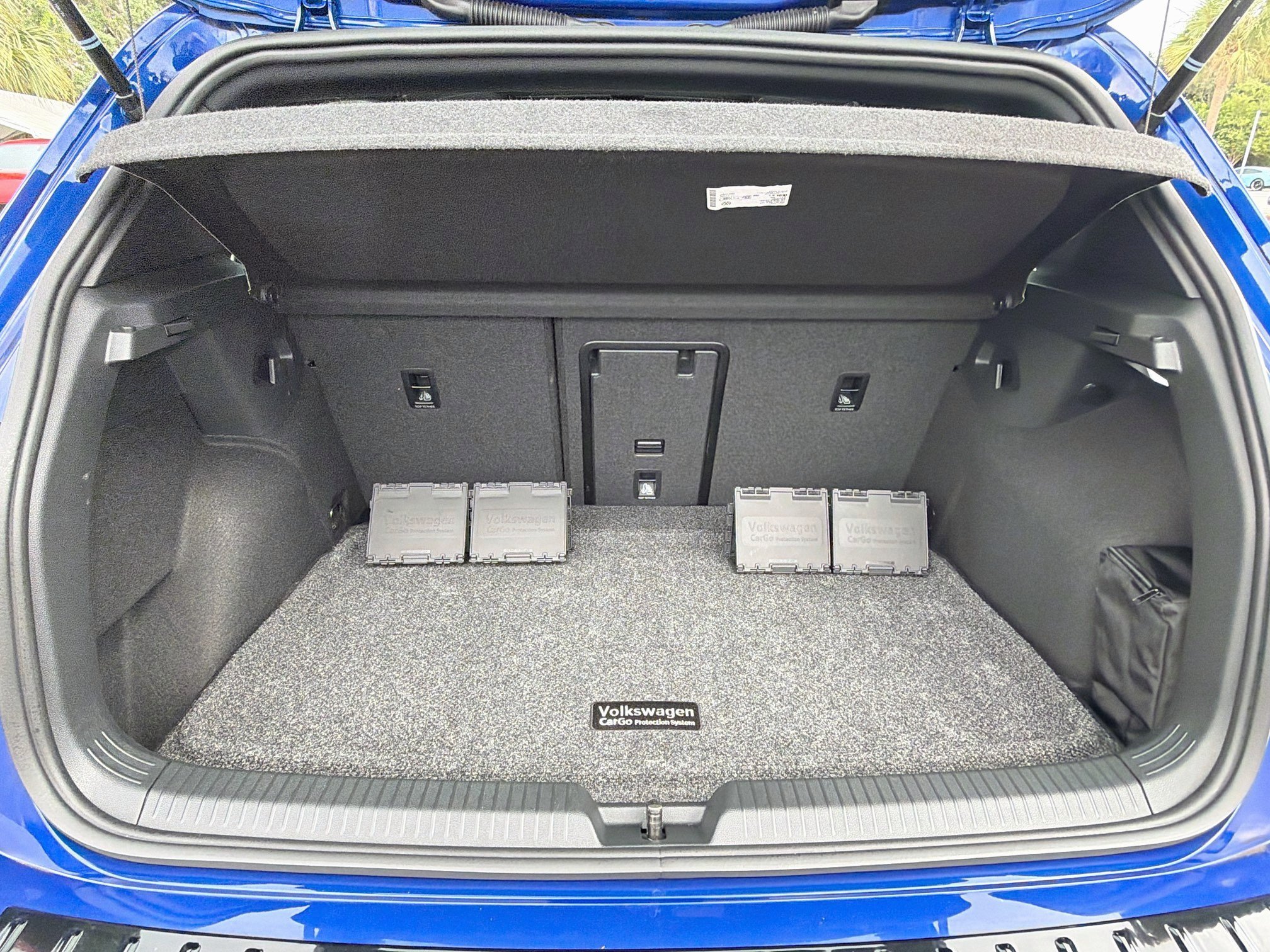 Used 2024 Blue Volkswagen 2.0T image 12