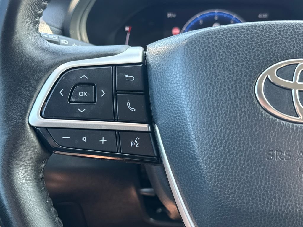 Used 2024 Beige Toyota XLE image 31