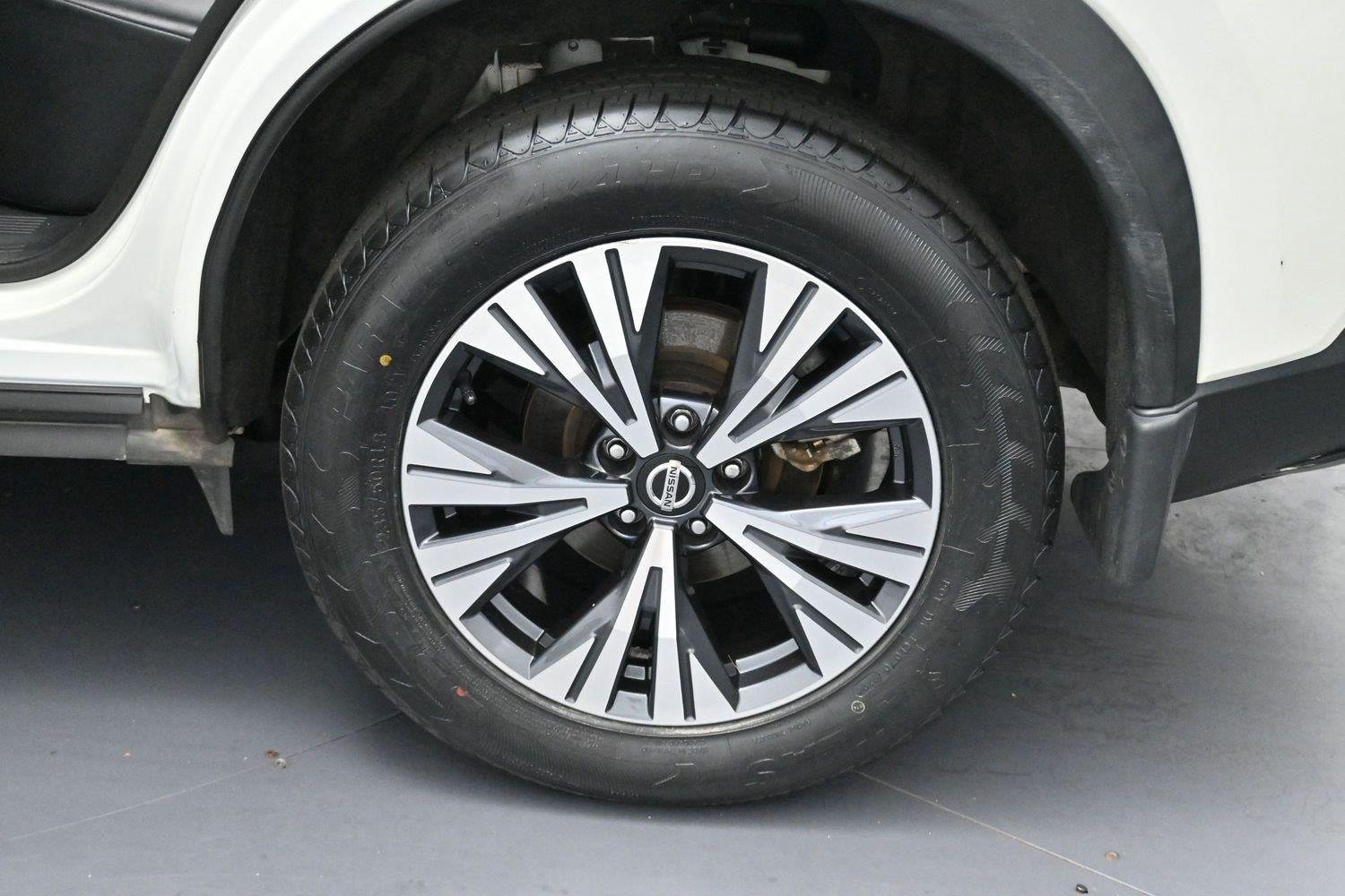 Used 2021 Pearl White Tricoat Nissan SV image 34