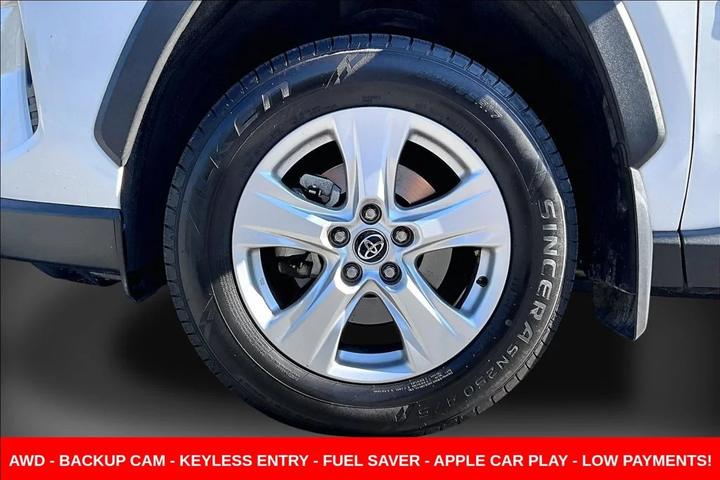 Used 2020 White Toyota XLE image 38
