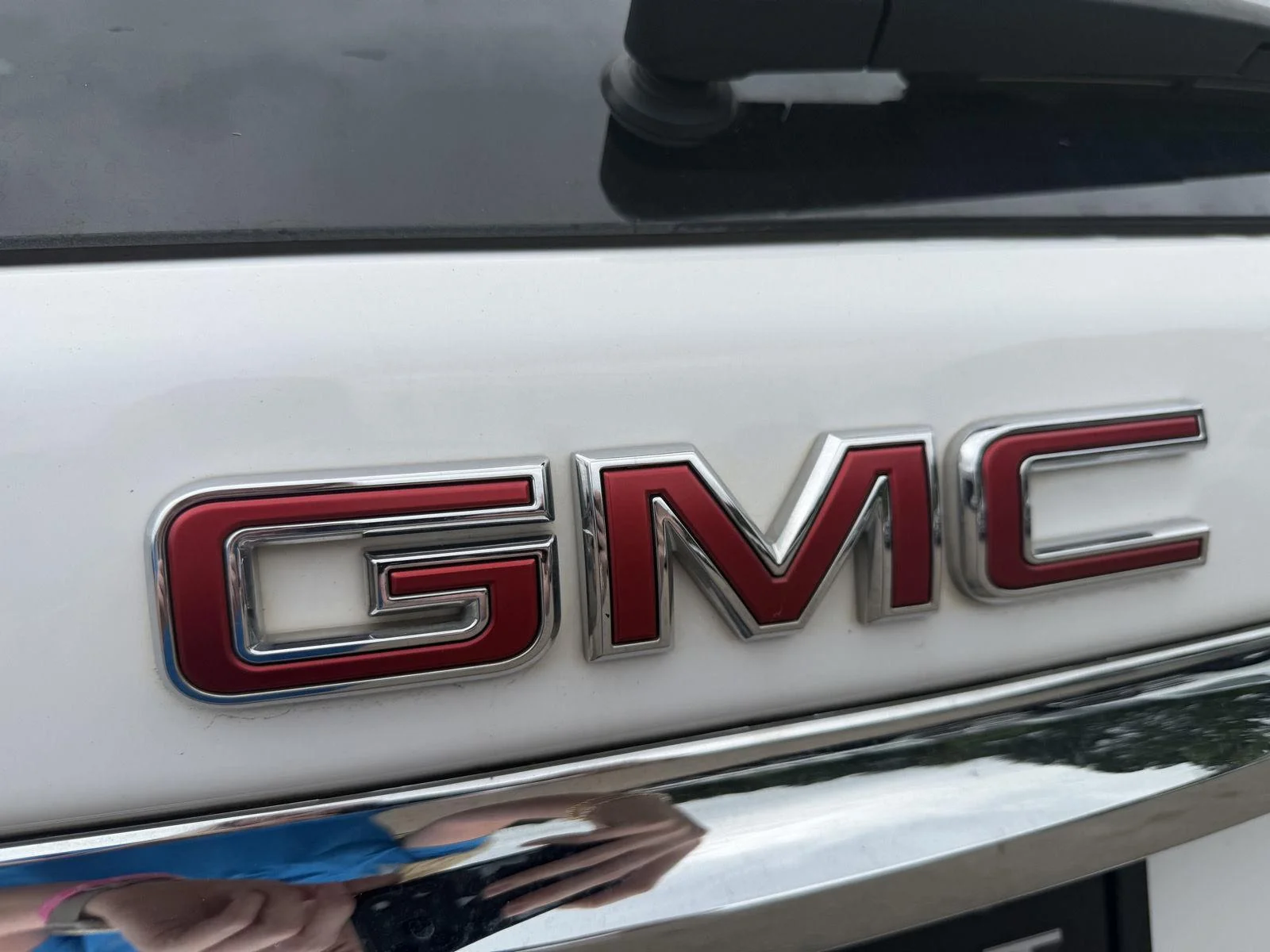 Used 2024 Summit White GMC Denali image 24