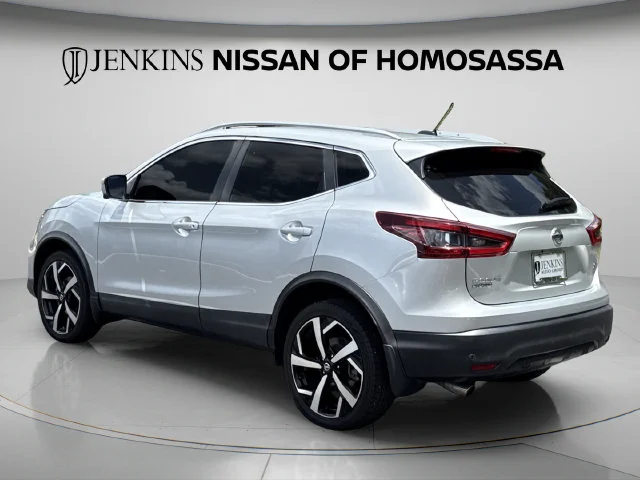 Used 2021 Silver Nissan SL image 11