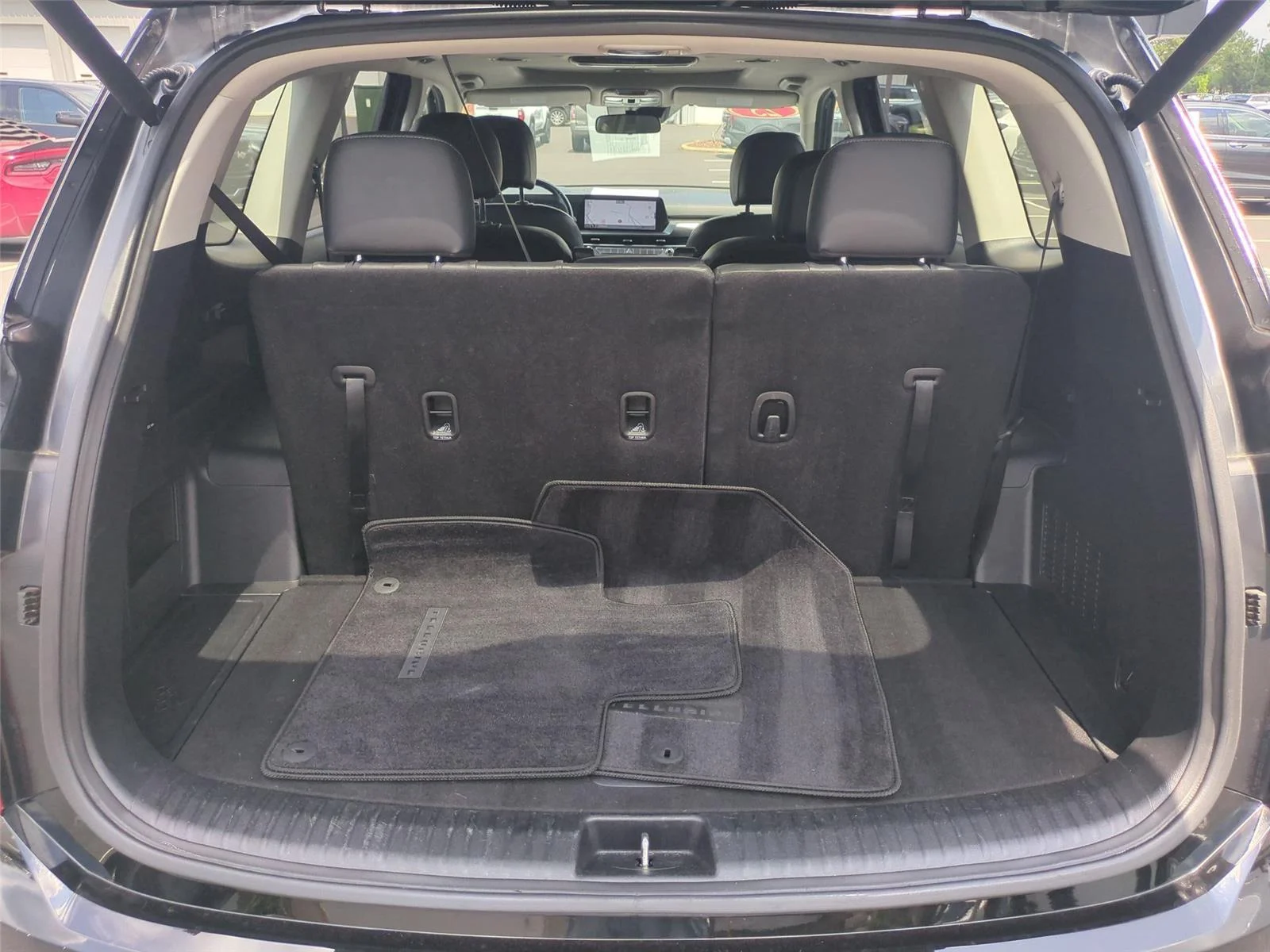Used 2025 Ebony Black Kia S image 38