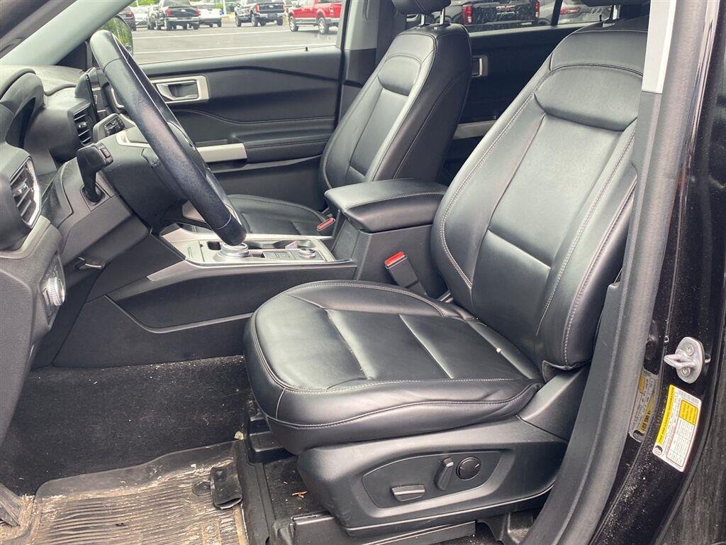 Used 2022 Agate Black Ford XLT image 2