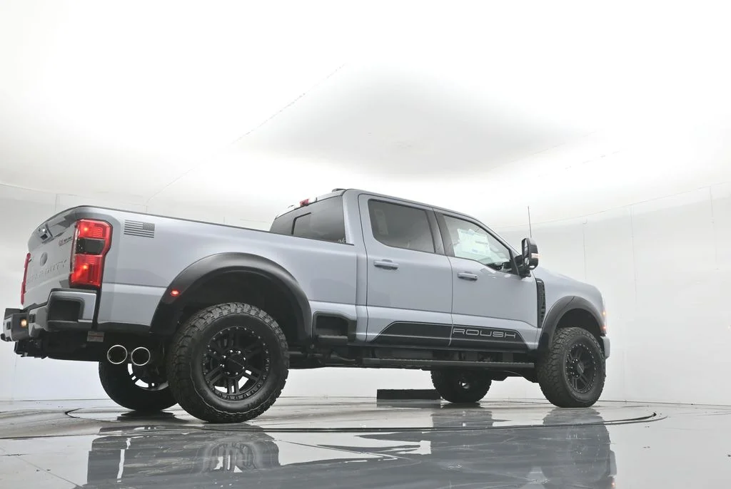 New 2026 Glacier Gray Metallic Tri-Coat Ford Lariat image 52