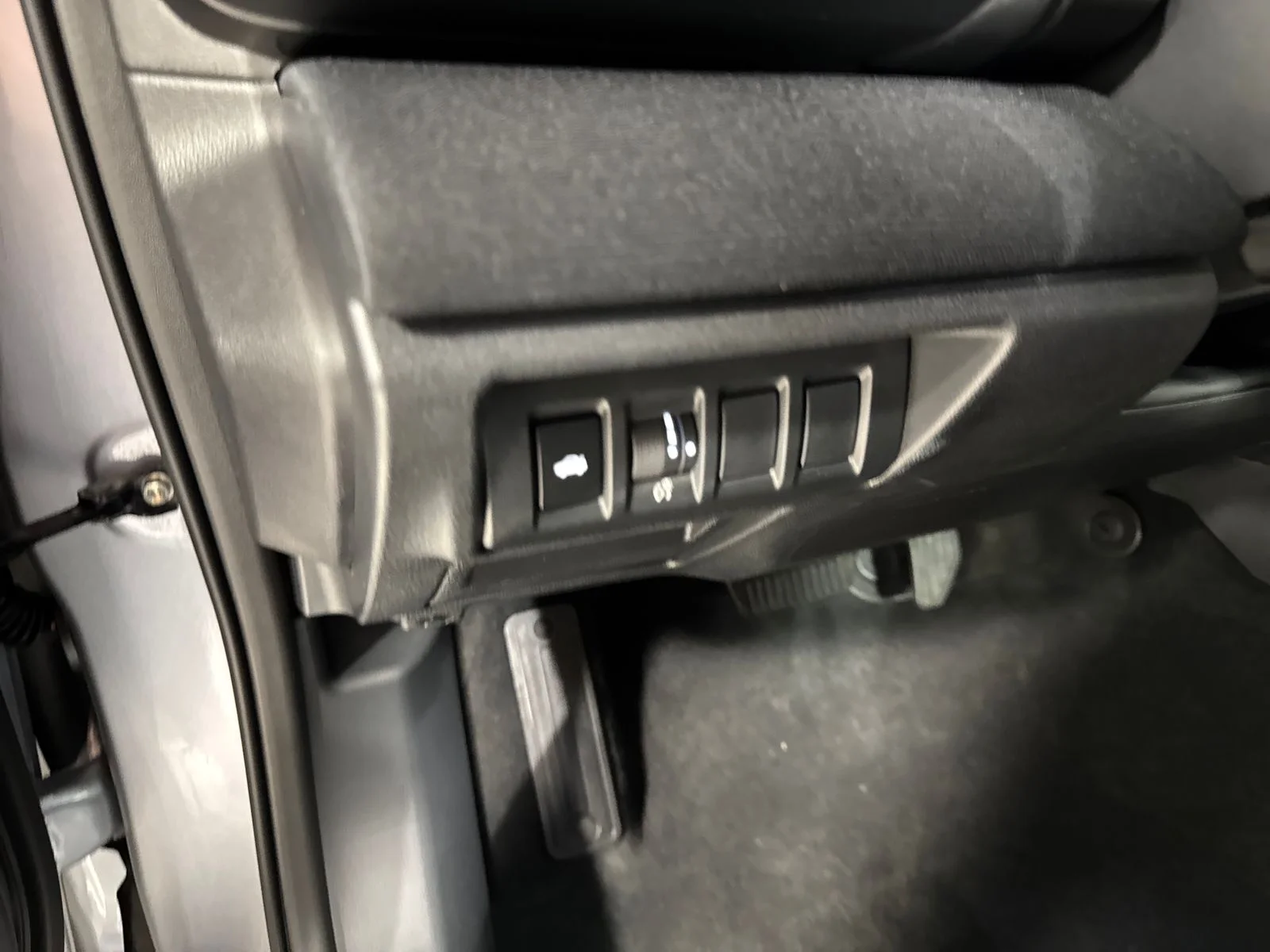 Used 2024 Ice Silver Metallic Subaru Premium image 19
