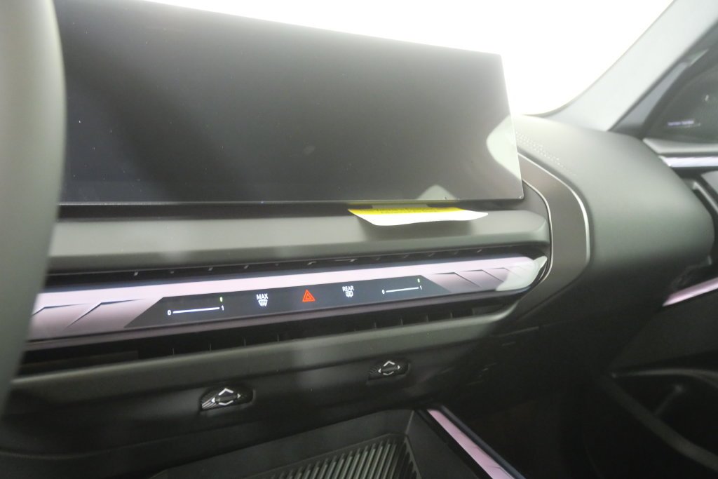 New 2026 Alpine White BMW 30 xDrive image 21