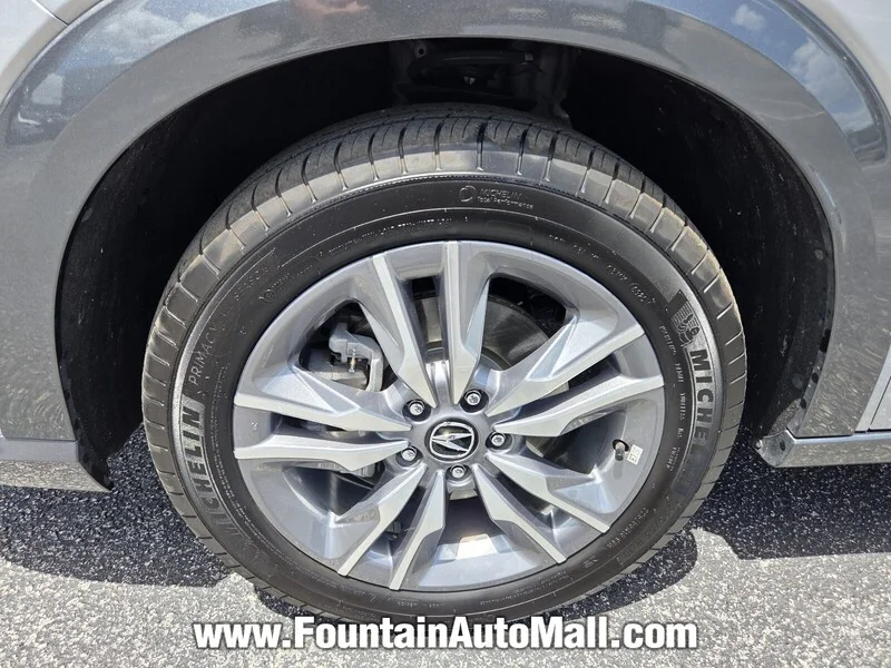 Used 2025 Solar Silver Metallic Acura FWD image 7