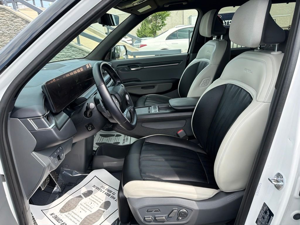 Used 2024 White Kia GT-Line image 10