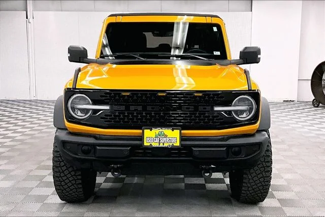 Used 2022 Cyber Orange Metallic Tricoat Ford Wildtrak image 4