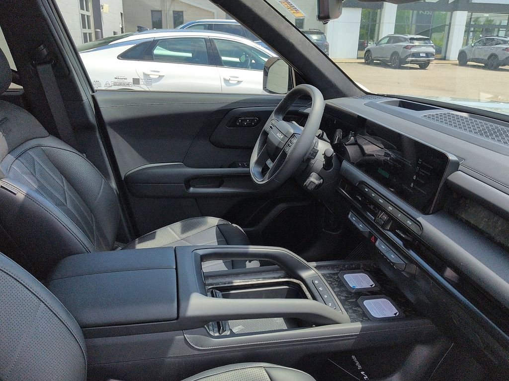New 2027 Wolf Gray Kia X-Pro SX Prestige image 7