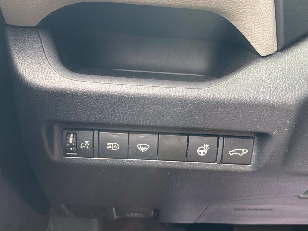 2022 Toyota RAV4 XLE Premium - Photo 26