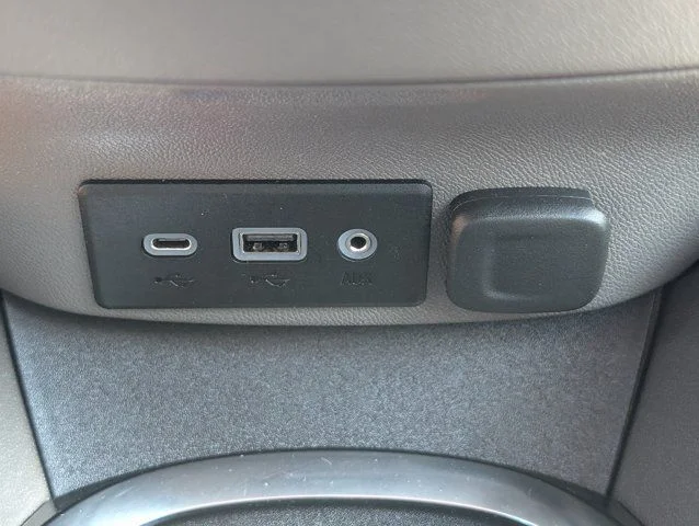 Used 2025 Summit White Chevrolet LT image 19
