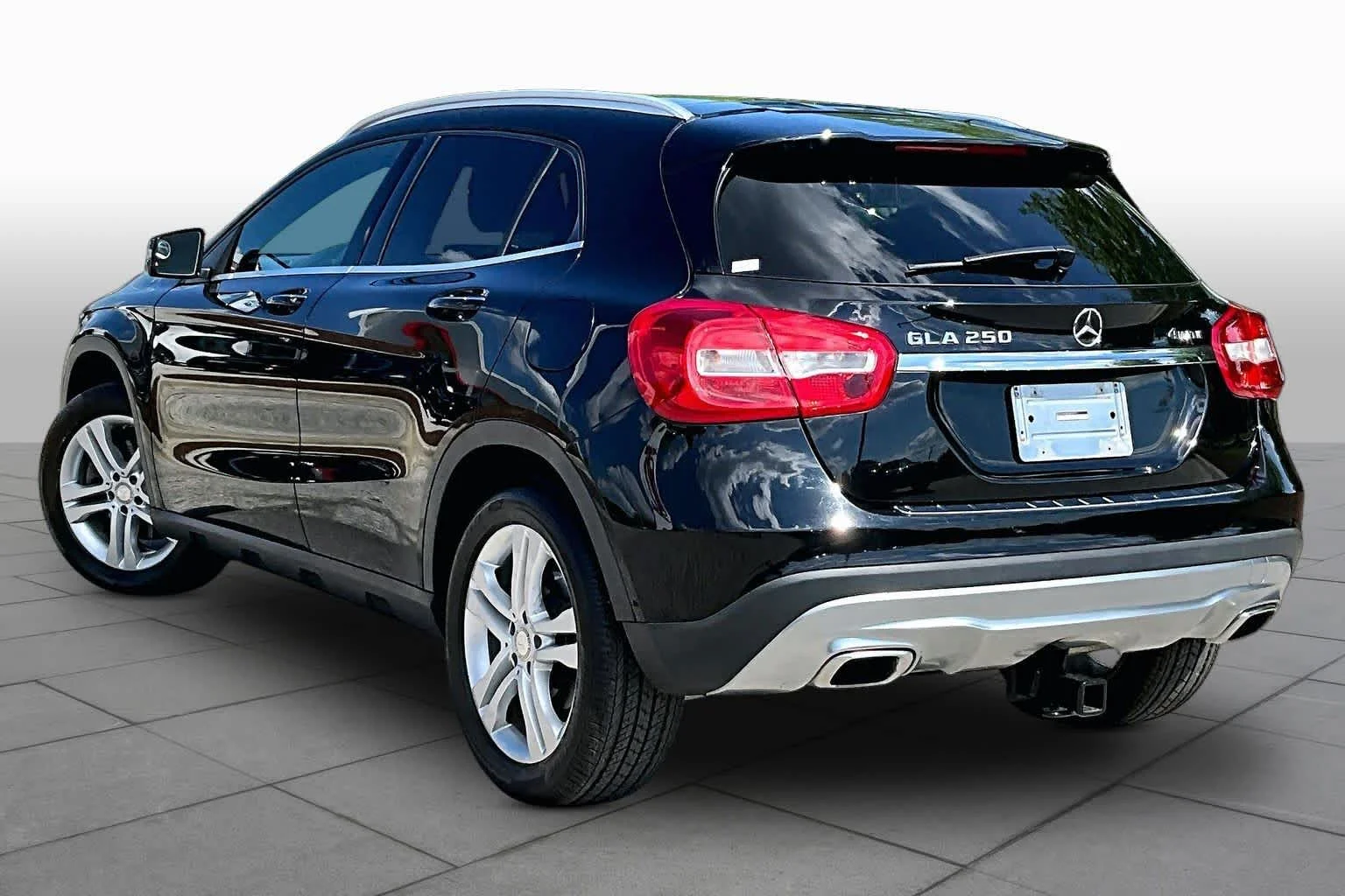 Used 2017 Night Black Mercedes-Benz GLA 250 image 12