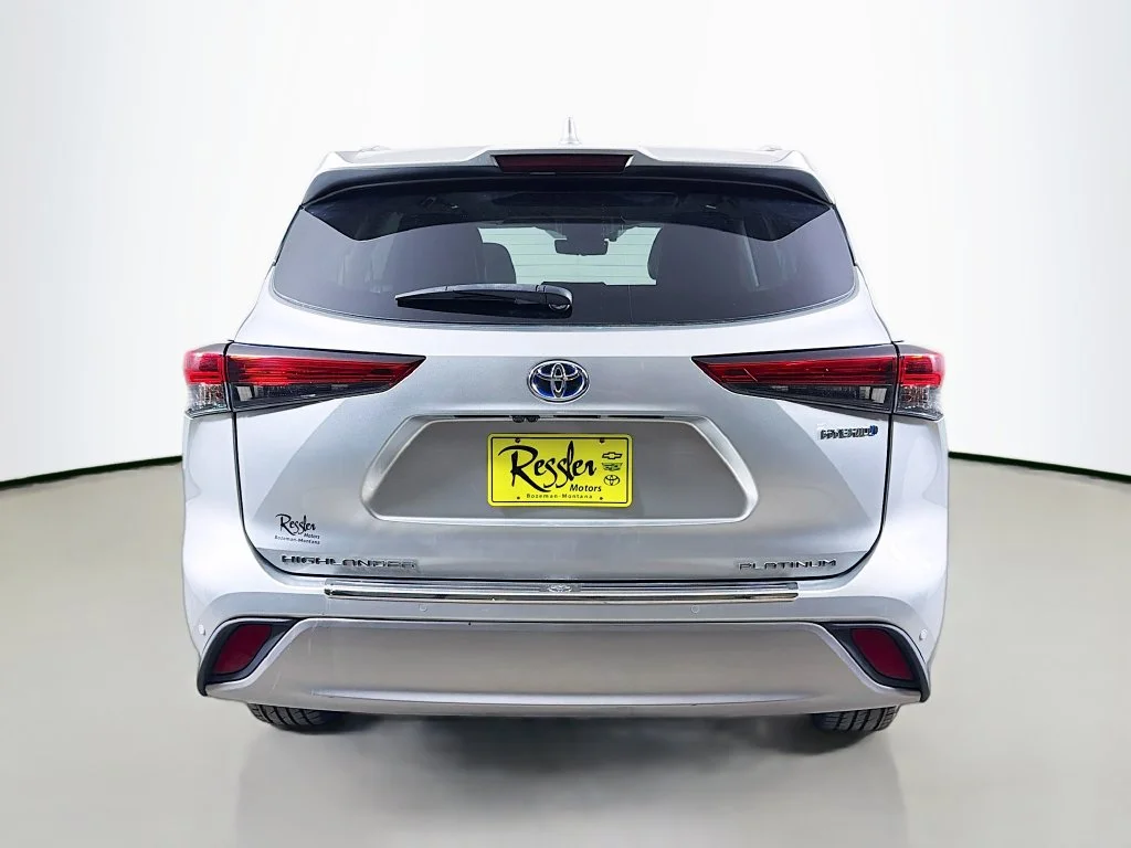 Certified Used 2022 Silver Toyota Platinum image 7