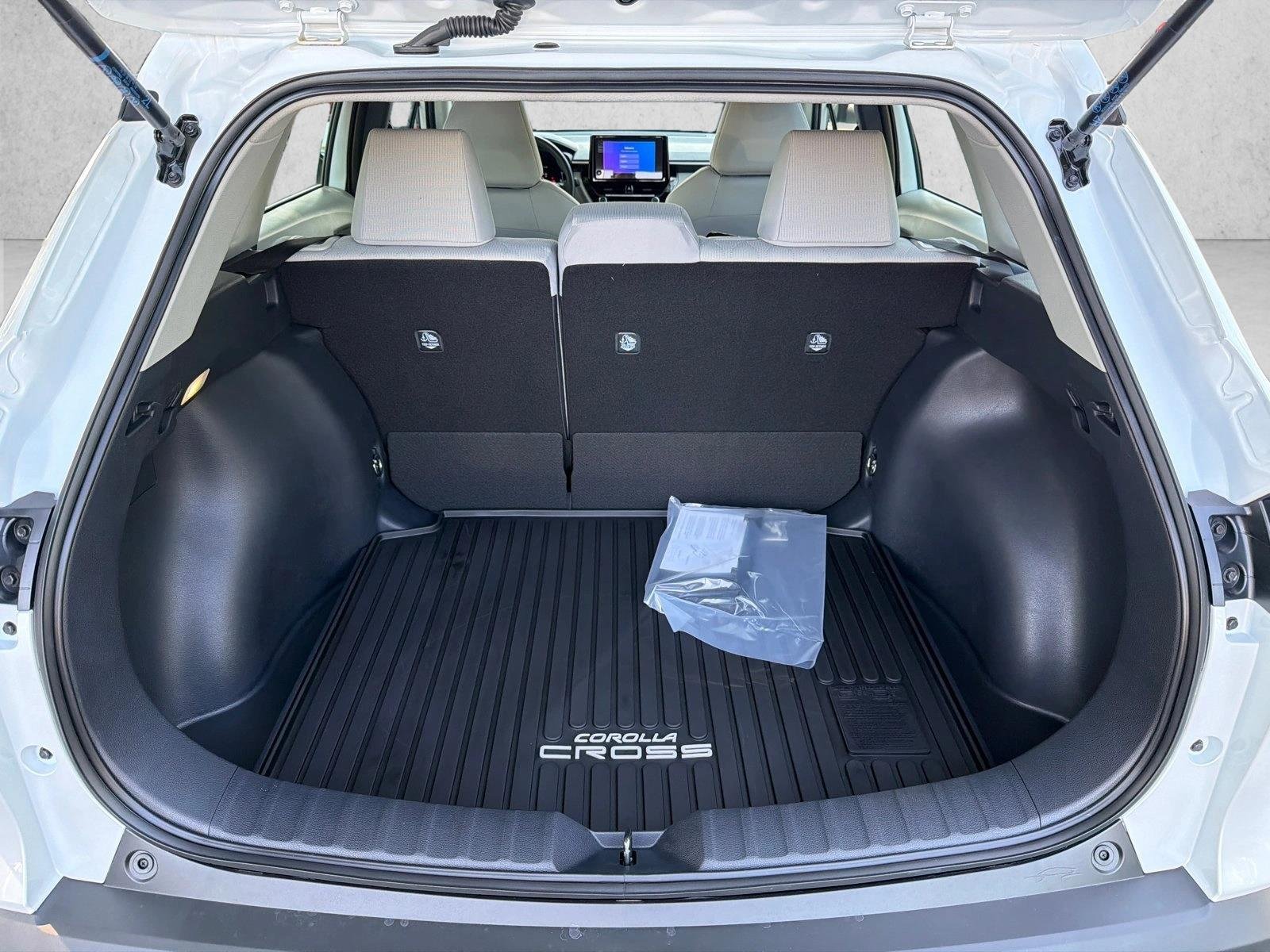 Certified Used 2026 Wind Chill Pearl Toyota L image 18