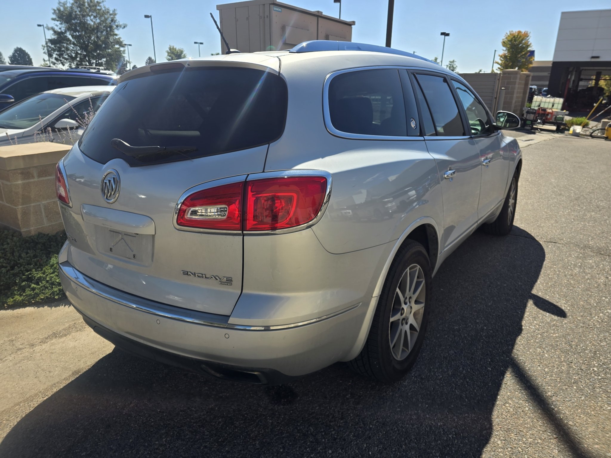 Used 2013 Quicksilver Metallic Buick Leather image 4